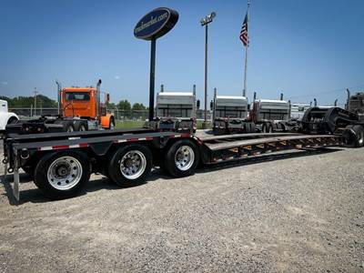 Dynaweld DOMINATOR Lowboy Trailer