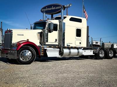 Kenworth W900L Sleeper Semi Truck - 86" Raised Roof Sleeper, Caterpillar 550HP, 18 Speed Manual