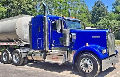 Kenworth W900L Sleeper Semi Truck - Cummins 565HP