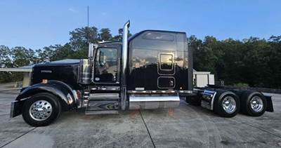 Kenworth W900L Sleeper Semi Truck - Raised Roof Sleeper, Caterpillar 550HP, 18 Speed Manual