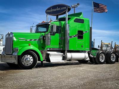 Kenworth W900L Sleeper Semi Truck - Raised Roof Sleeper, Caterpillar 550HP, 13 Speed Manual