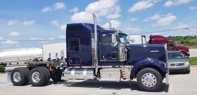 Kenworth W900L Sleeper Semi Truck - Raised Roof Sleeper, Caterpillar 550HP, 13 Speed Manual