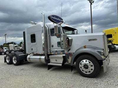 Kenworth W900L Sleeper Semi Truck - Mid Roof Sleeper, Detroit 500HP