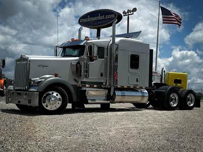 Kenworth W900L Sleeper Semi Truck - Mid Roof Sleeper, Detroit 500HP