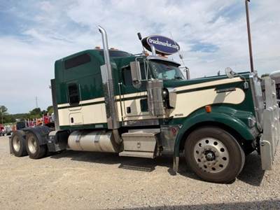 Kenworth W900L Sleeper Semi Truck - 86" Raised Roof Sleeper, Caterpillar 525HP, 18 Speed Manual