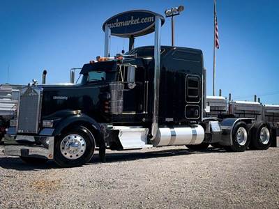Kenworth W900L Sleeper Semi Truck - Raised Roof Sleeper, Detroit 500HP, 13 Speed Manual