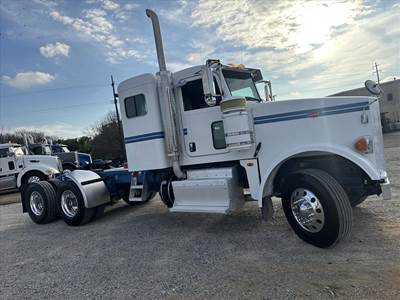 Peterbilt 367 Sleeper Semi Truck - Cummins 485HP, 8Ll Manual