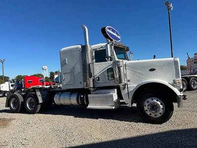 Peterbilt 388 Sleeper Semi Truck - Flat Top Sleeper, Cummins 550HP, 18 Speed Manual