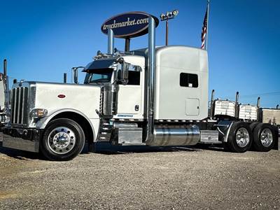 Peterbilt 389 Sleeper Semi Truck - Raised Roof Sleeper, Detroit 500HP, 13 Speed Manual