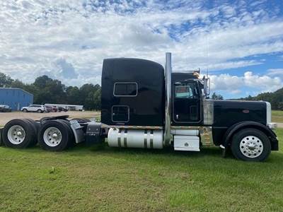 Peterbilt 389 Sleeper Semi Truck - Raised Roof Sleeper, Detroit 500HP, 13 Speed Manual