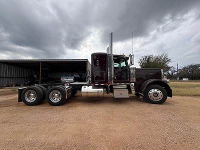 Peterbilt 389 Sleeper Semi Truck - Flat Top Sleeper, Cummins 605HP, 18 Speed Manual
