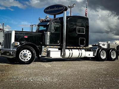 Peterbilt 389 Sleeper Semi Truck - Raised Roof Sleeper, Detroit 500HP, 13 Speed Manual