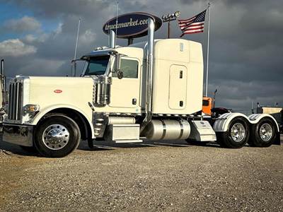 Peterbilt 389 Sleeper Semi Truck - Raised Roof Sleeper, Detroit 500HP, 13 Speed Manual