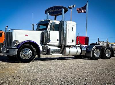 Peterbilt 389 Sleeper Semi Truck - Flat Top Sleeper, Cummins 565HP, 18 Speed Manual