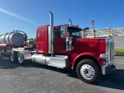 Peterbilt 389 Sleeper Semi Truck - Cummins 505HP, 13 Speed Automatic
