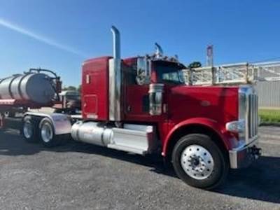 Peterbilt 389 Sleeper Semi Truck - Cummins 505HP, 13 Speed Automatic
