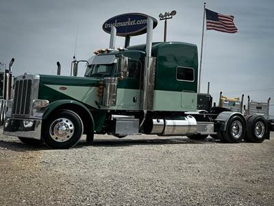 Peterbilt 389 Sleeper Semi Truck - Cummins 565HP, 18 Speed Manual