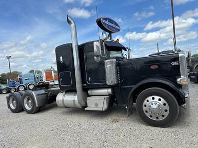 Peterbilt 389 Sleeper Semi Truck - Flat Top Sleeper, Detroit 500HP, 13 Speed Manual