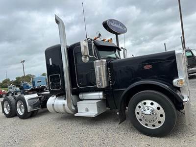 Peterbilt 389 Sleeper Semi Truck - Flat Top Sleeper, Detroit 500HP, 13 Speed Manual