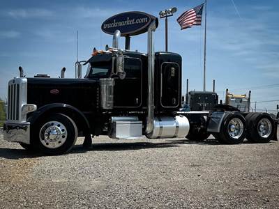 Peterbilt 389 Sleeper Semi Truck - Flat Top Sleeper, Detroit 500HP, 13 Speed Manual