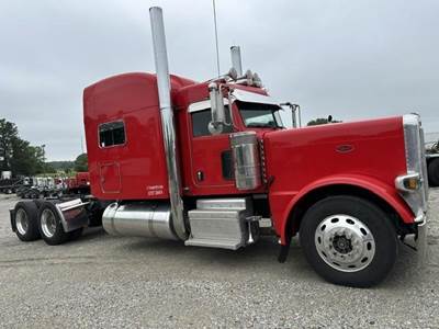Peterbilt 389 Sleeper Semi Truck - Caterpillar 550HP, 18 Speed Manual