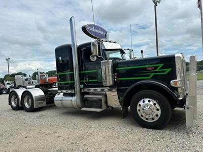 Peterbilt 389 Sleeper Semi Truck - Flat Top Sleeper, Detroit 500HP, 18 Speed Manual