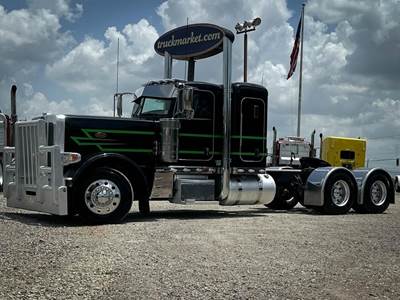 Peterbilt 389 Sleeper Semi Truck - Flat Top Sleeper, Detroit 500HP, 18 Speed Manual
