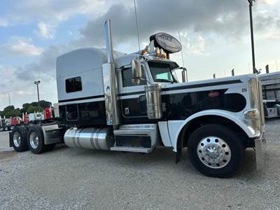 Peterbilt 389 Sleeper Semi Truck - Raised Roof Sleeper, Caterpillar 550HP, 18 Speed Manual