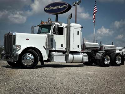 Peterbilt 389 Sleeper Semi Truck - Flat Top Sleeper, Detroit 500HP, 10 Speed Manual