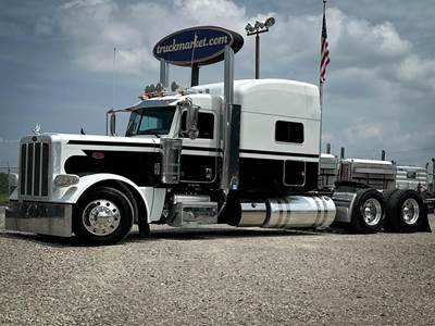 Peterbilt 389 Sleeper Semi Truck - Raised Roof Sleeper, Caterpillar 550HP, 18 Speed Manual