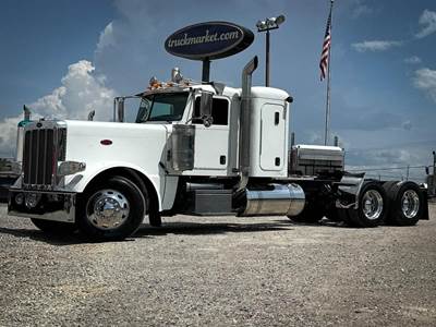 Peterbilt 389 Sleeper Semi Truck - Flat Top Sleeper, Detroit 500HP, 10 Speed Manual