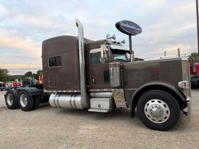 Peterbilt 389 Sleeper Semi Truck - Raised Roof Sleeper, Detroit 550HP, 13 Speed Manual