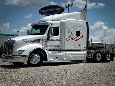 Peterbilt 579 Sleeper Semi Truck - Detroit 500HP, 13 Speed Manual