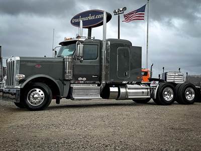 Peterbilt 589 Sleeper Semi Truck - Cummins 525HP
