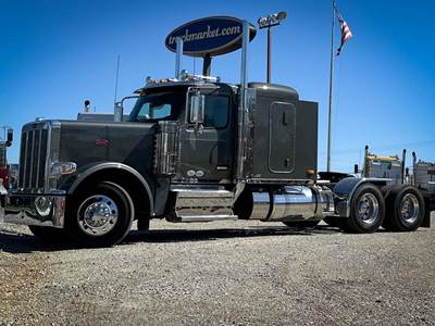 Peterbilt 589 Sleeper Semi Truck - Flat Top Sleeper, Cummins 525HP, 18 Speed Manual