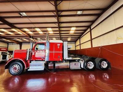 Peterbilt 589 Sleeper Semi Truck - Flat Top Sleeper, Cummins 500HP, 13 Speed Manual