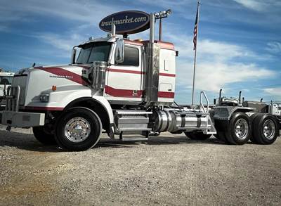 Western Star 4900 Sleeper Semi Truck - Flat Top Sleeper, Cummins 500HP, 18 Speed Manual