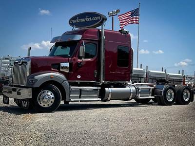 Western Star 49X Sleeper Semi Truck - Mid Roof Sleeper, Detroit 560HP, Automatic