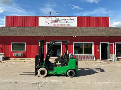 2016 Yale GTP050LX Pneumatic Tire Forklift - Pallet Forks