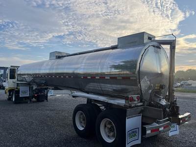 Brenner U2208 6000 GALLON SR CHEMICAL TRAILER HOT PRODUCT Chemical / Acid Tank Trailer