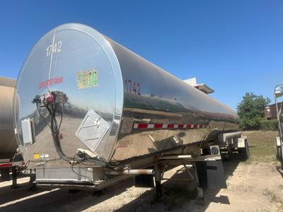 Brenner U2260 6900 GALLON SR CHEMICAL TRAILER Chemical / Acid Tank Trailer