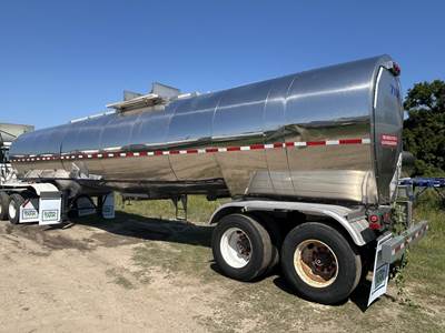 Brenner U2388 7700 GALLON CHEMICAL TRAILER Chemical / Acid Tank Trailer