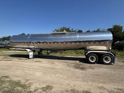 Brenner U2390 7700 GALLON CHEMICAL TRAILER Chemical / Acid Tank Trailer