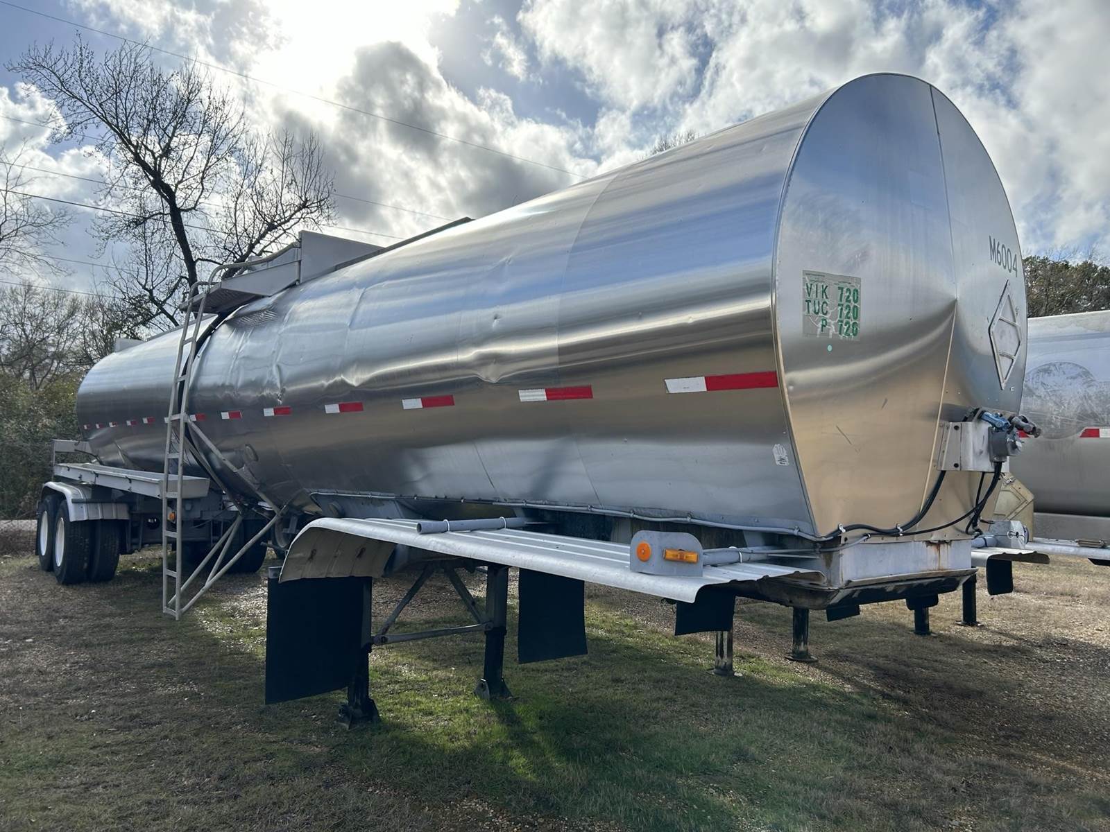 1984 Fruehauf Stainless Steel Chemical / Acid Tank Trailer Spring For