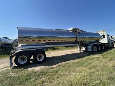 Fruehauf 7700 GALLON DC CHEMICAL TRAILER Chemical / Acid Tank Trailer