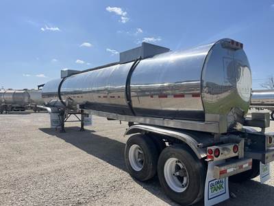 Fruehauf U2262 6500 GALLON SR DOT 307SS Chemical / Acid Tank Trailer