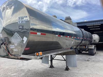 Polar Tandem Axle Stainless Steel Chemical / Acid Tank Trailer - Spring