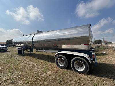 Sunshine U2481 1987 SUNSHINE 6900 GALLON CHEMICAL TRAILER Chemical / Acid Tank Trailer