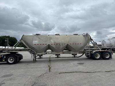 Fruehauf U2386 1000 CUFT DRY BULK PNEUMATIC Dry Bulk / Pneumatic Tank Trailer