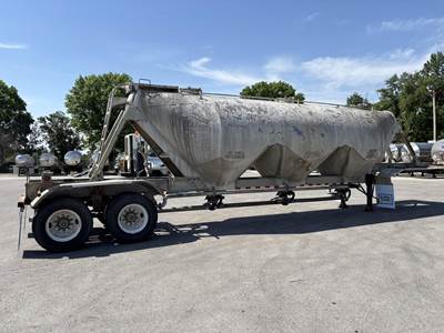 J & L 1989 J&L DRY BULK TRAILER Dry Bulk / Pneumatic Tank Trailer